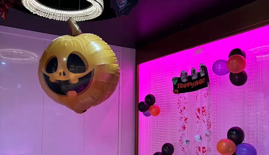 雨の日にコンセプトバーへ行くメリットとは？バニーガールズバーで楽しむ大人の雨宿り時間